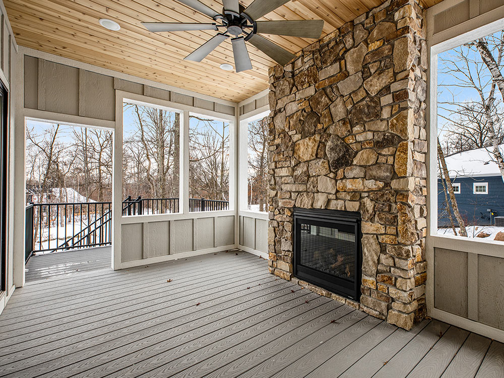 Three season with fireplace